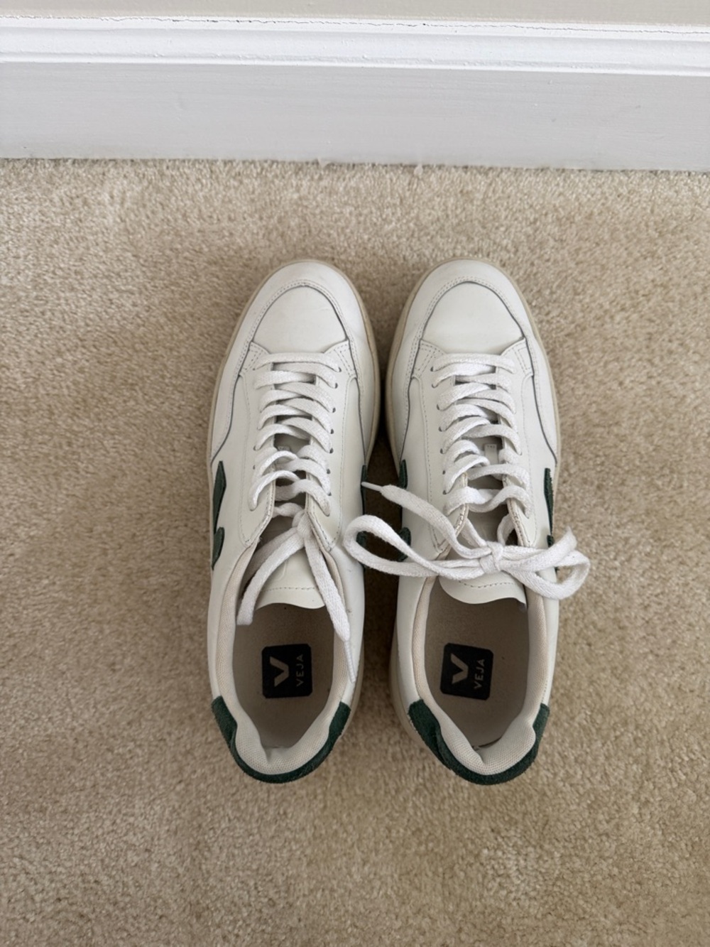 Vena V-12 Sneakers in Extra White & Cyprus size 10